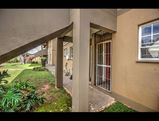 2 BEDROOM APARTMENT BLOCK FOR SALE IN KEMPTON PARK EXT 4